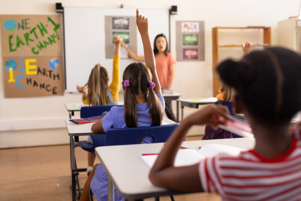 kids-studying-in-the-classroom